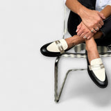 Andreja – Crne Loaferice s Metalnim Sjajem